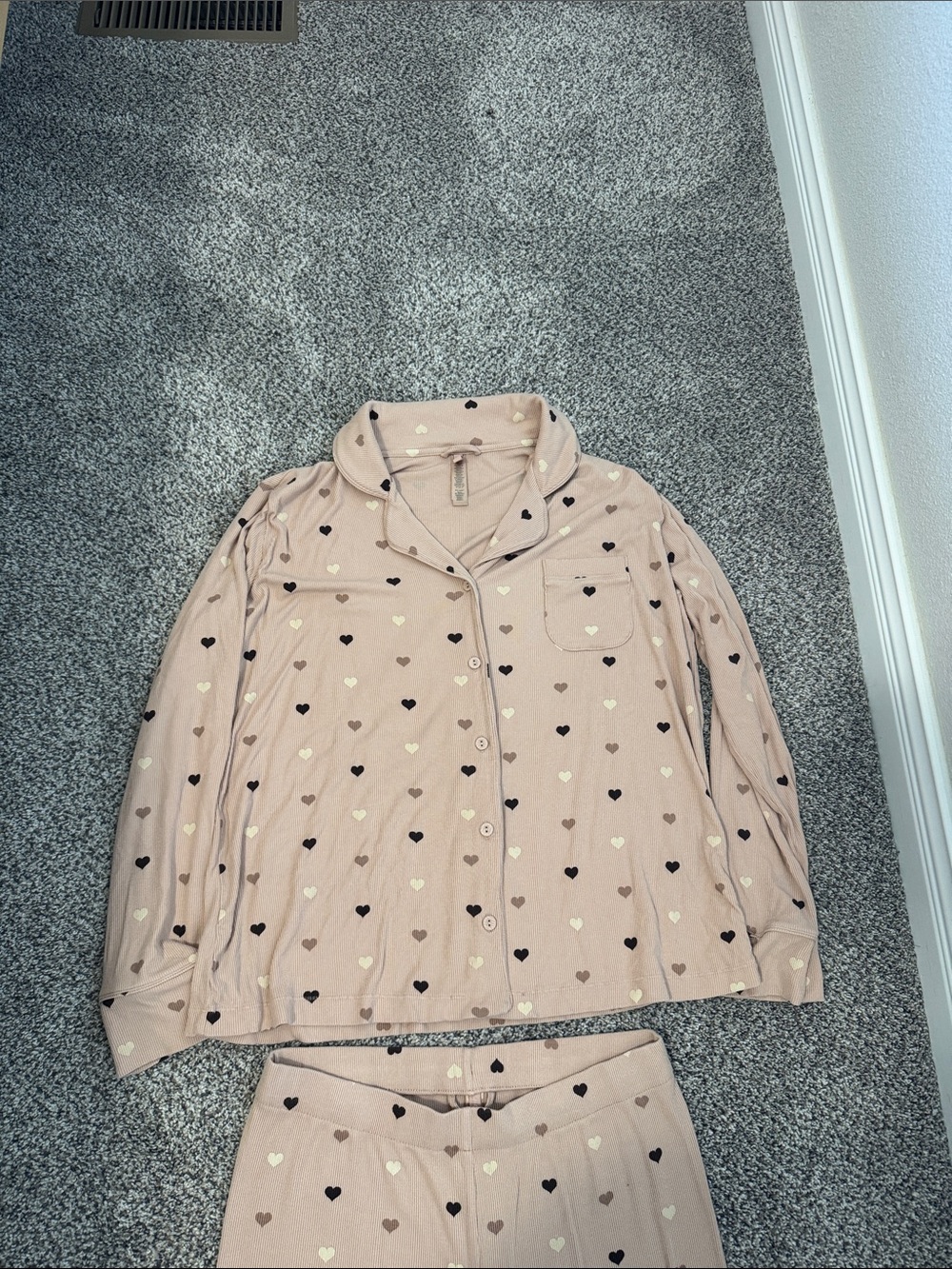 Skims Heart-Print Pajama Set - Picture 2 of 4